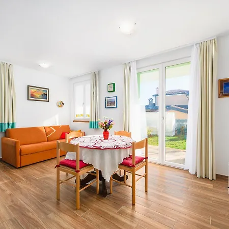 Traumhaftes Nur 280 Meter Zum Mit Garten Und Grill *