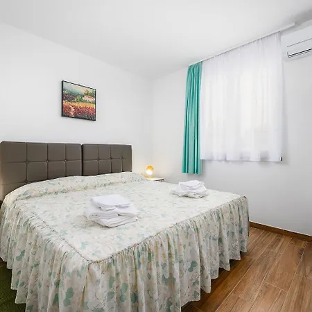 Traumhaftes Nur 280 Meter Zum Mit Garten Und Grill Apartament *