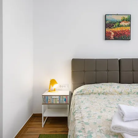 Traumhaftes Nur 280 Meter Zum Mit Garten Und Grill Apartament Umag