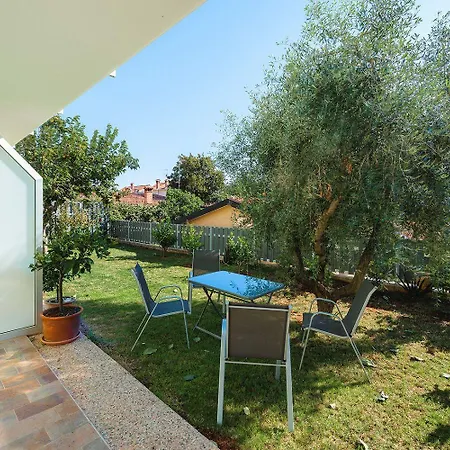 Traumhaftes Nur 280 Meter Zum Mit Garten Und Grill