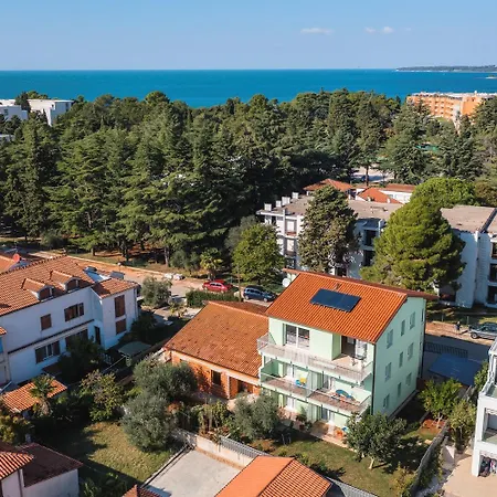 Traumhaftes Nur 280 Meter Zum Mit Garten Und Grill Apartament Umag