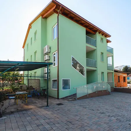 Traumhaftes Nur 280 Meter Zum Mit Garten Und Grill Apartament