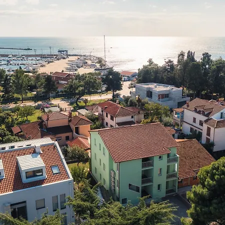 Traumhaftes Nur 280 Meter Zum Mit Garten Und Grill Apartament *